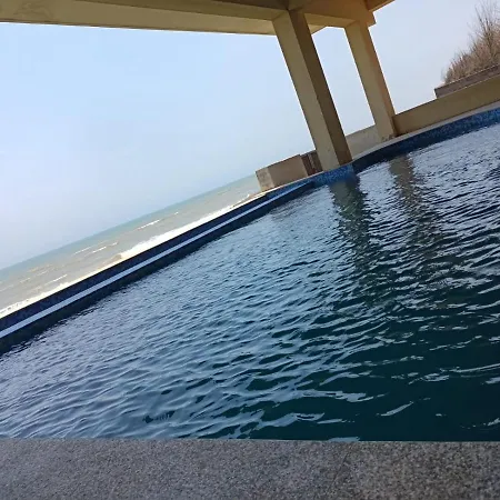 Ecr Beach House Guest House With Swimming Pool-3