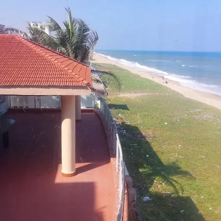 Ecr Beach House Guest House With Swimming Pool-2