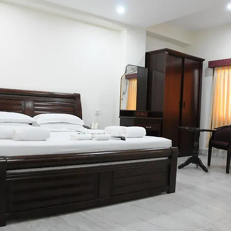 Lloyds Serviced Apartments, Near Music Academy-2